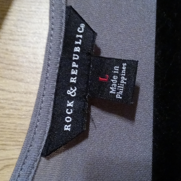 "Rock & Republic" brand. Long sleeve cut out top. Size L. - Picture 5 of 5